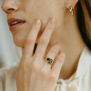 Initial Enamel Signet Ring [on hand]